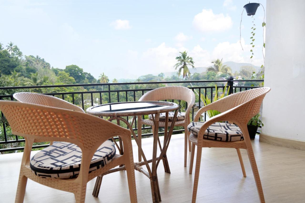 Chathu Holiday Home Kandy Exterior photo