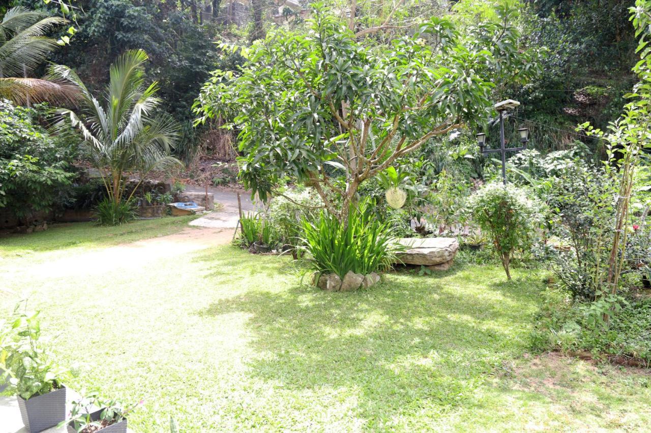 Chathu Holiday Home Kandy Exterior photo
