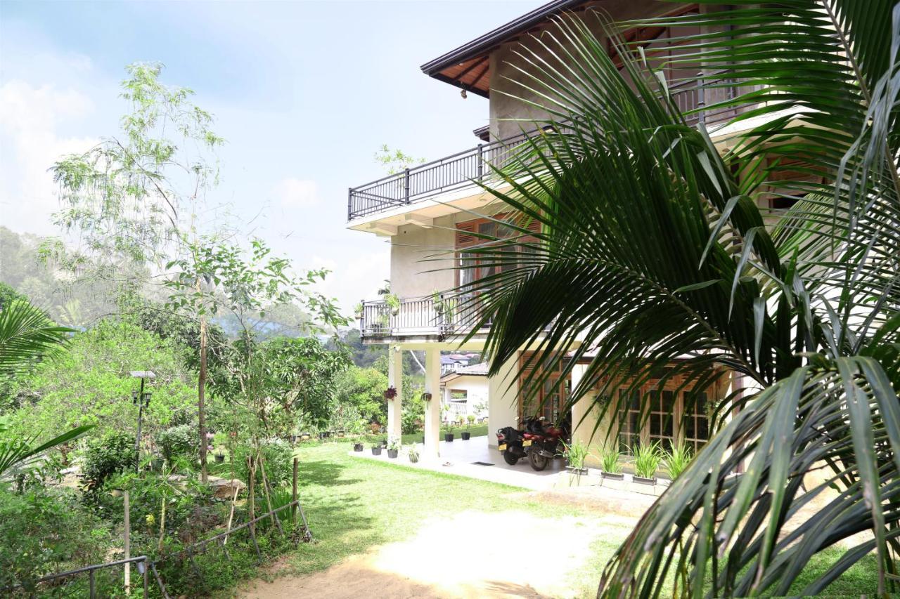 Chathu Holiday Home Kandy Exterior photo